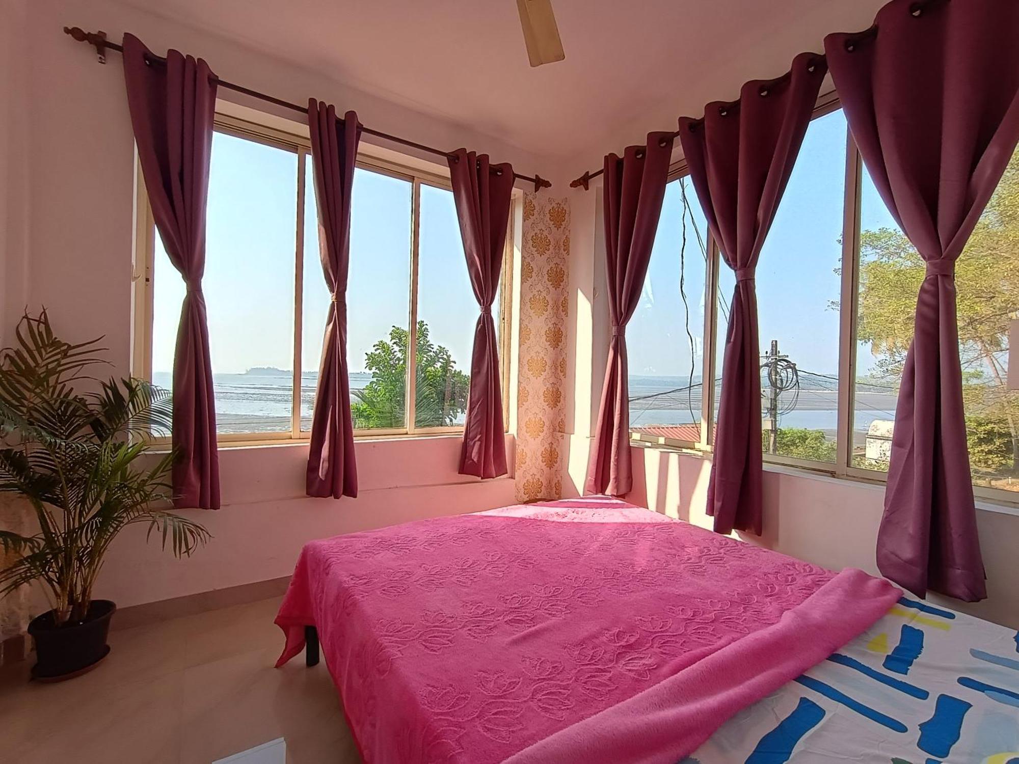 Gs Home On The Bay - Super Sea View Glass Studio Apartment Vagator Dış mekan fotoğraf