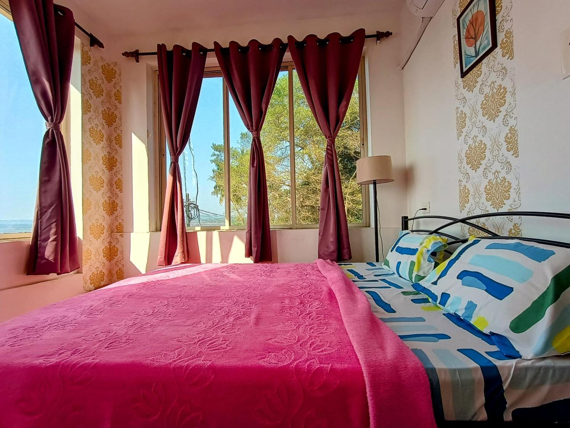 Gs Home On The Bay - Super Sea View Glass Studio Apartment Vagator Dış mekan fotoğraf
